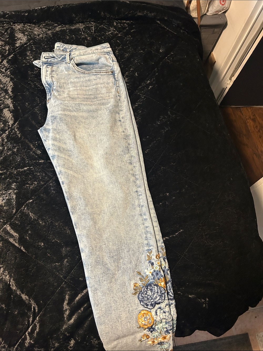 ANTHROPOLOGIE DRIFTWOOD Jack High Rise Embroidered Light-wash Jeans Size 32
